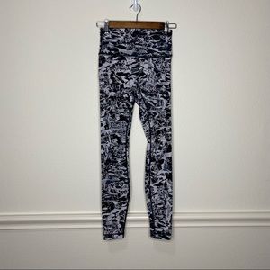 Lululemon Athletica Black, White and Gray Print Leggings